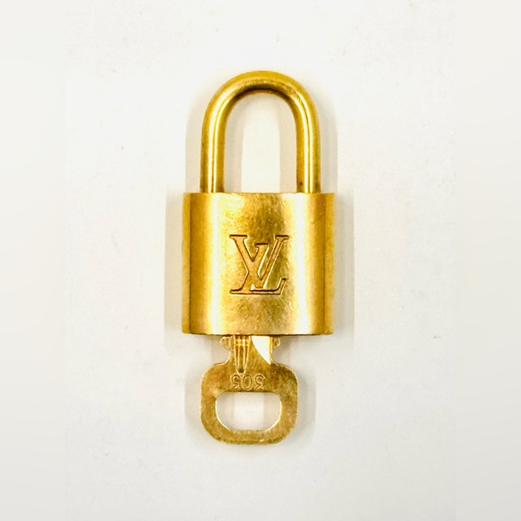 Vintage Louis Vuitton Gold Padlock 🔒 & Key 🔑 # 303 Excellent Condition - Picture 1 of 5